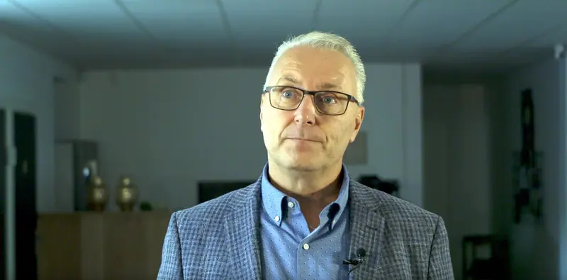 Udvalgsformand overrasket over store vikarudgifter