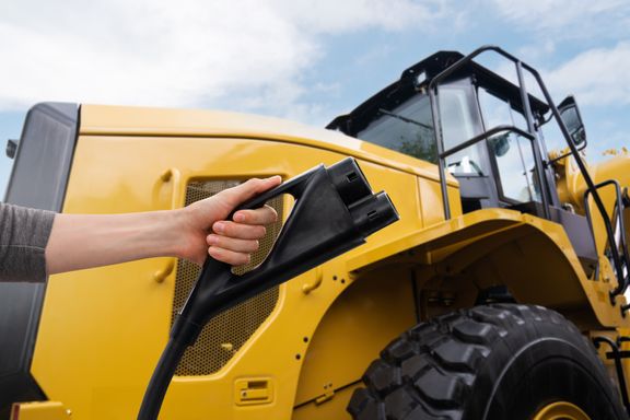 Ny analyse: Omstilling af arbejdsmaskiner fra diesel til el kan spare CO2 og menneskeliv