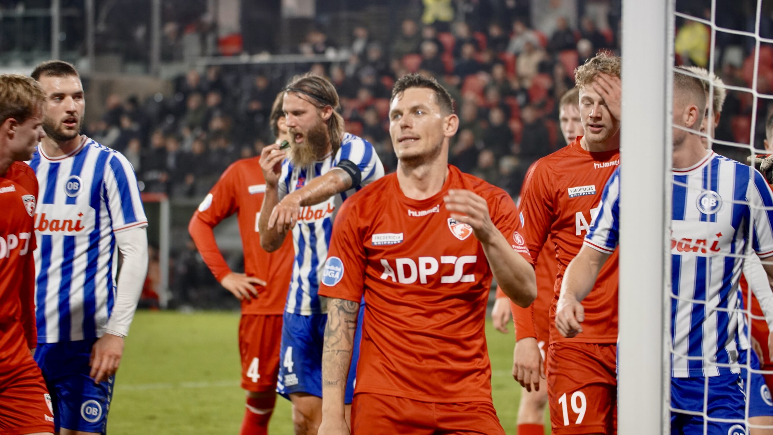 Historisk stærk 1. division vil give skuffelser