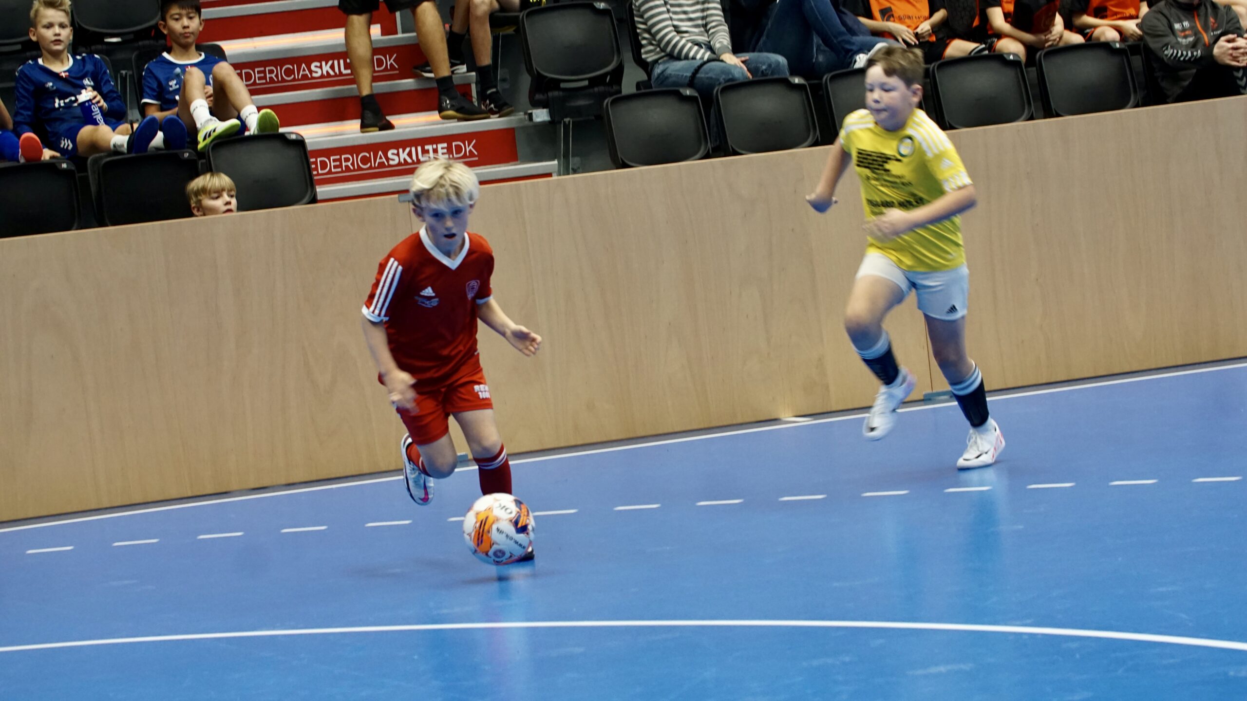 1.300 fodboldspillere fylder Fredericia Idrætscenter