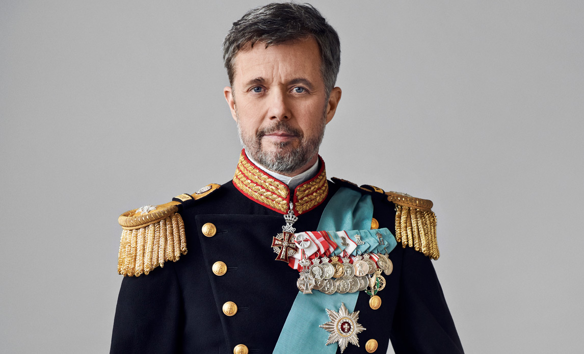 Hans Majestæt Kong Frederik 10. udnævnt til admiral og firestjernet general