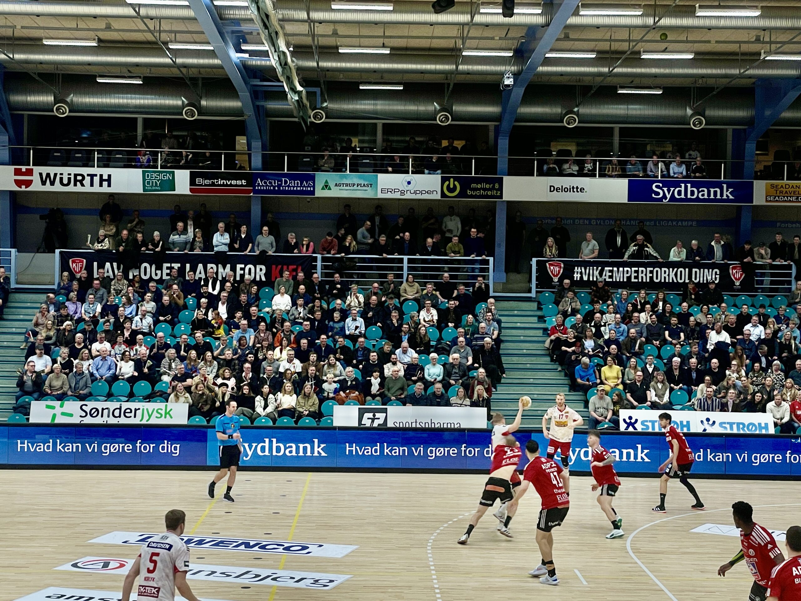 FHK fik skovlen under KIF