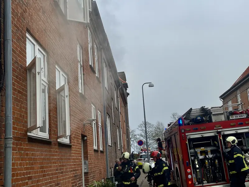 Snarrådig indbrudstyv udnyttede brand