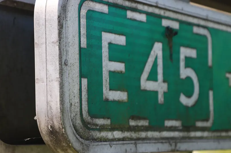 Spøgelseskørsel på E45 kostede 35-årig både friheden og bilen