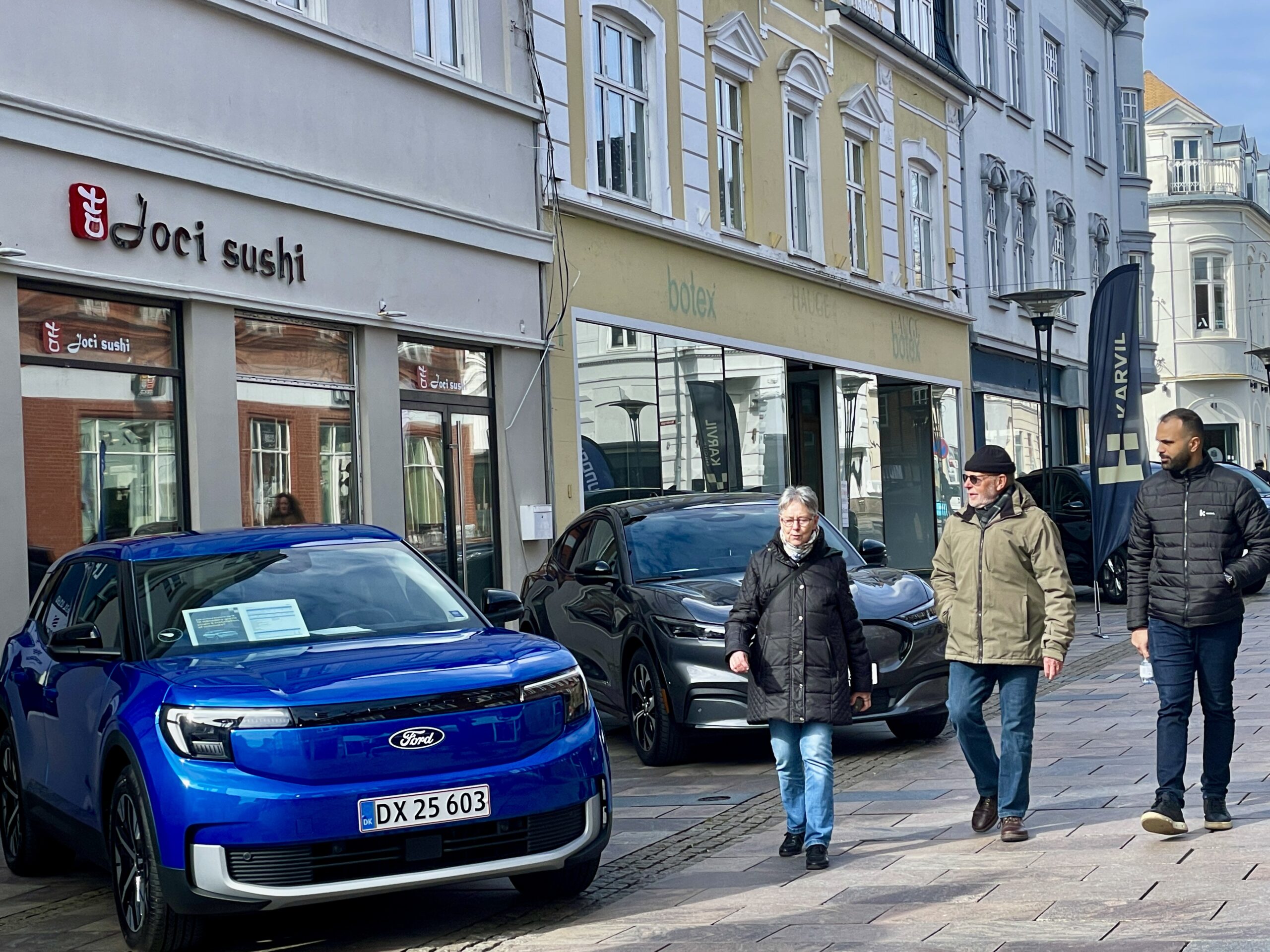 El- og hybridbiler fik fokus i bymidten
