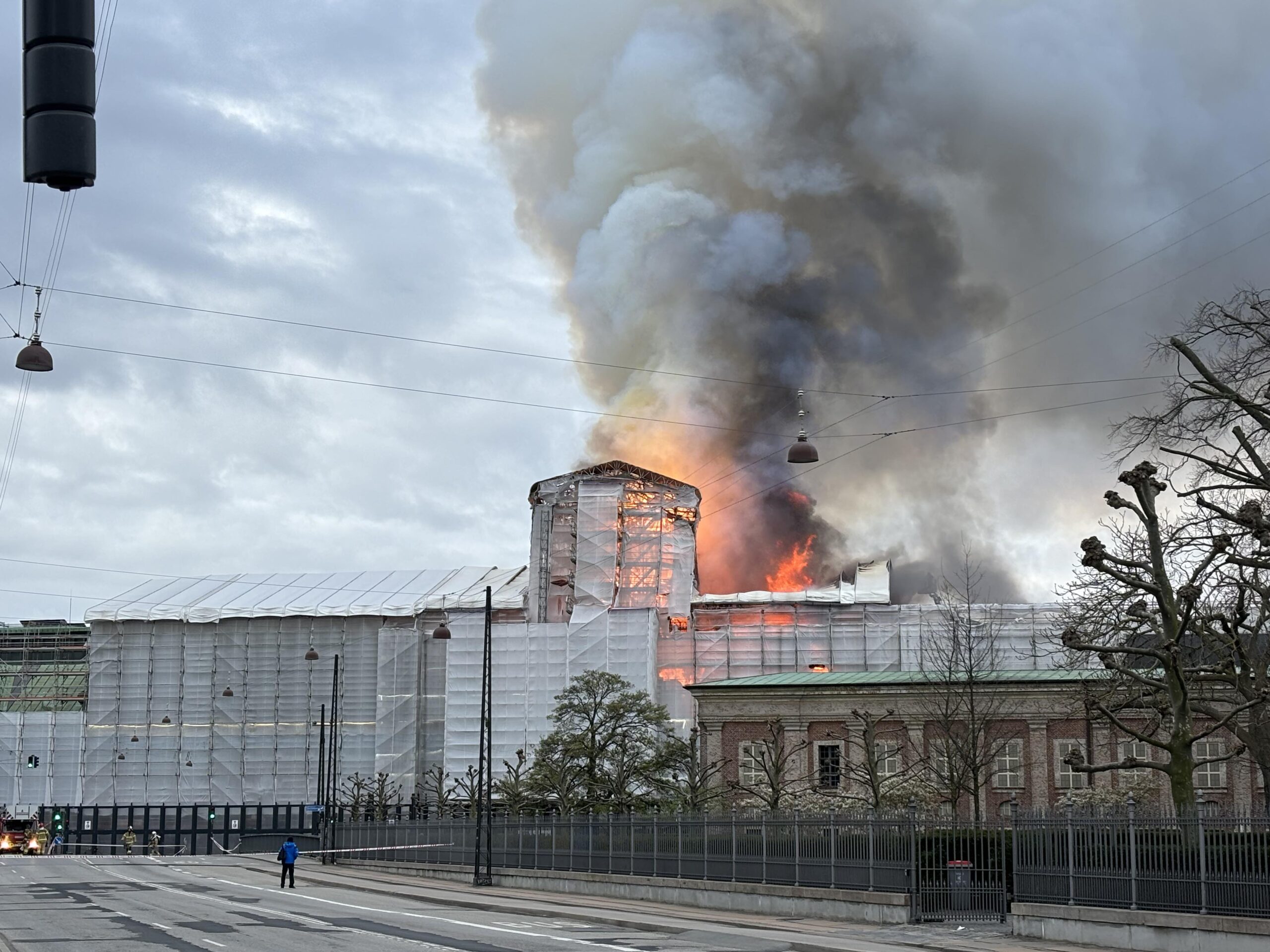 Omfattende efterforskning af brandårsagen på Børsen