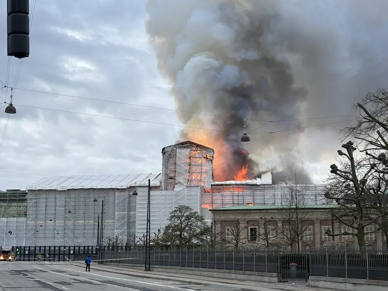 Omfattende efterforskning af brandårsagen på Børsen