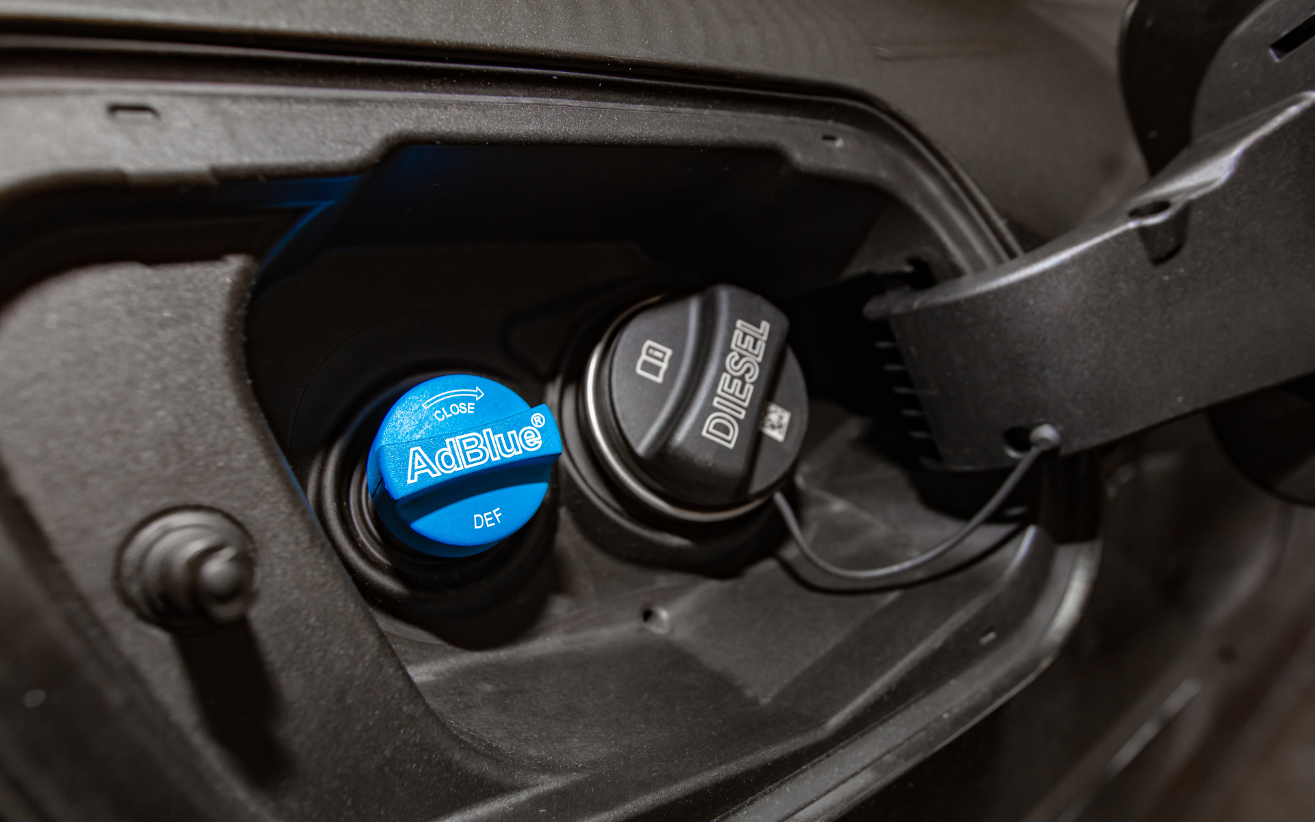 Slut med nye benzin- og dieselbiler i 2025