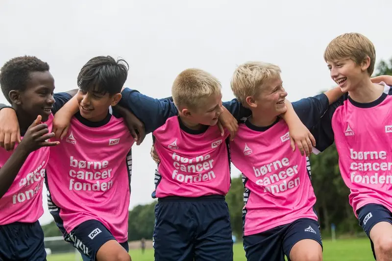 Gentager succes med fodboldskoler for kræftsyge børn