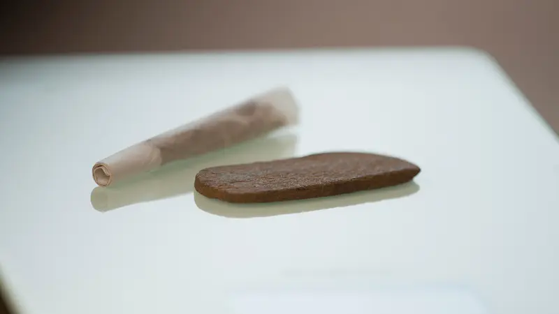 Ung mand havde stor mængde hash og kniv på sig