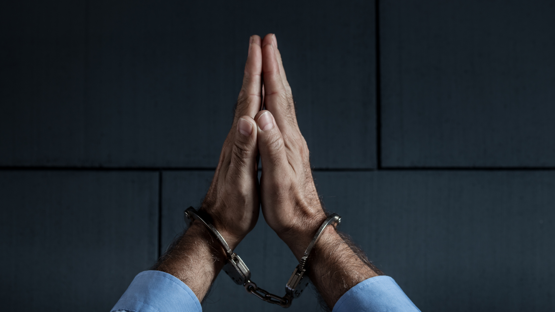 23-årig sigtet for røveri