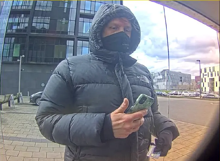 Politiet ønsker hjælp til at identificere mistænkt i bedragerisager