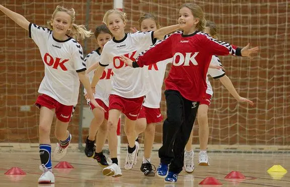 OK-kunder skaffer EGIF 70.000 kroner til ungdomsarbejde