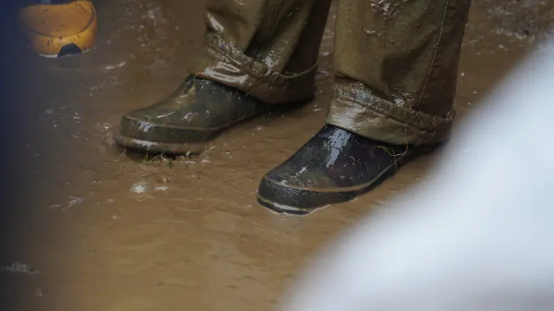 Rock under mudderet