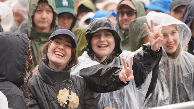 Solbriller eller regnjakke til Rock Under Broen? Meteorologen siger begge dele