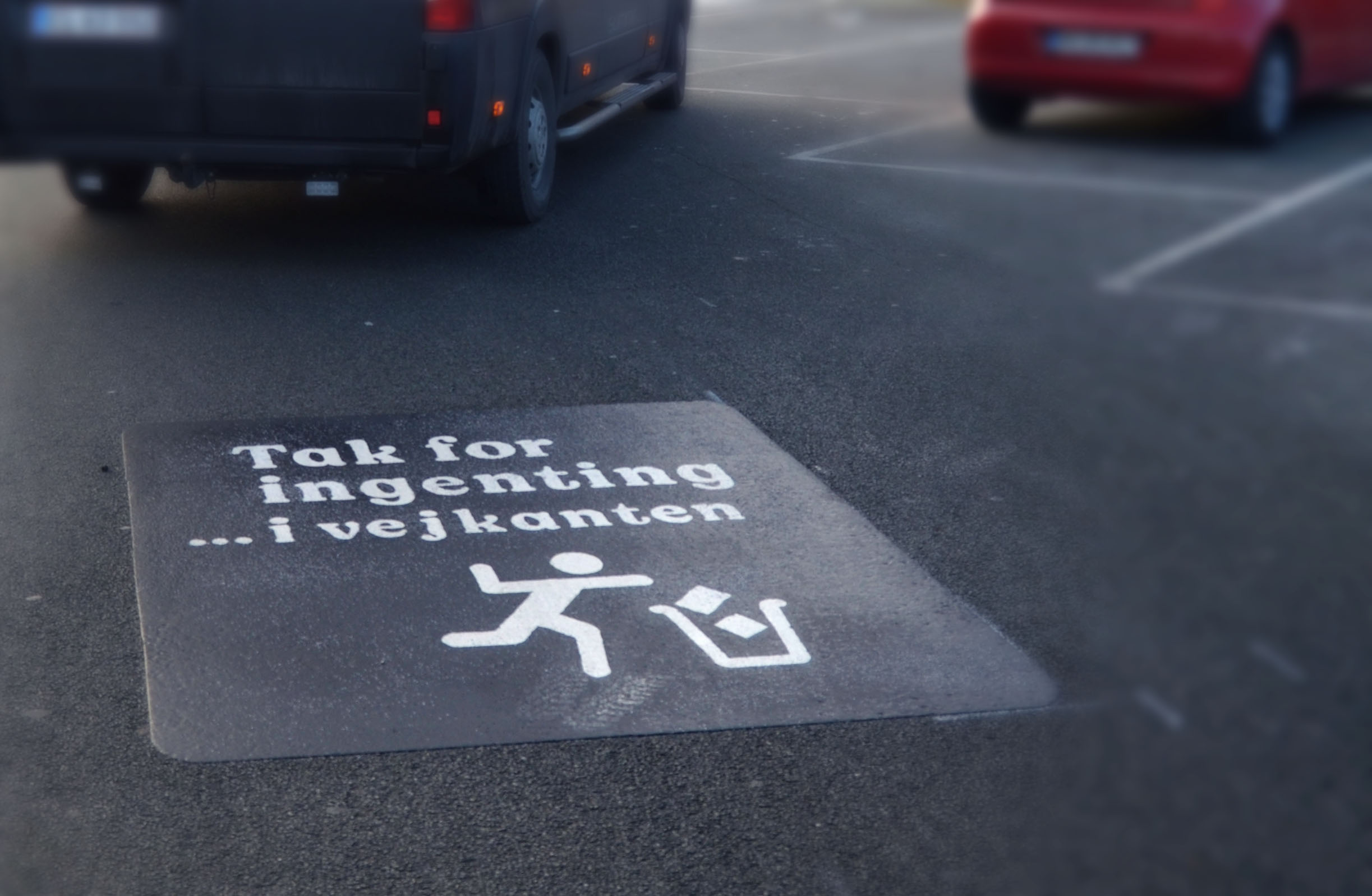 Ni ud af ti bilister er imod skrald i vejkanten, men…