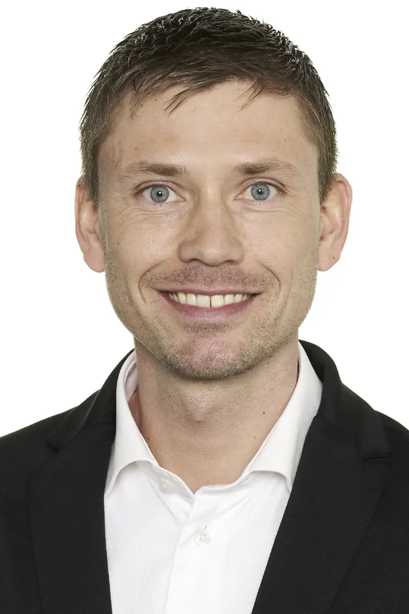 Kasper Holmstrøm Alexandersen er ansat som erhvervskonsulent i Sparekassen Kronjylland