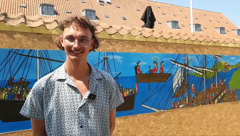 40 meter langt kunstværk væltet