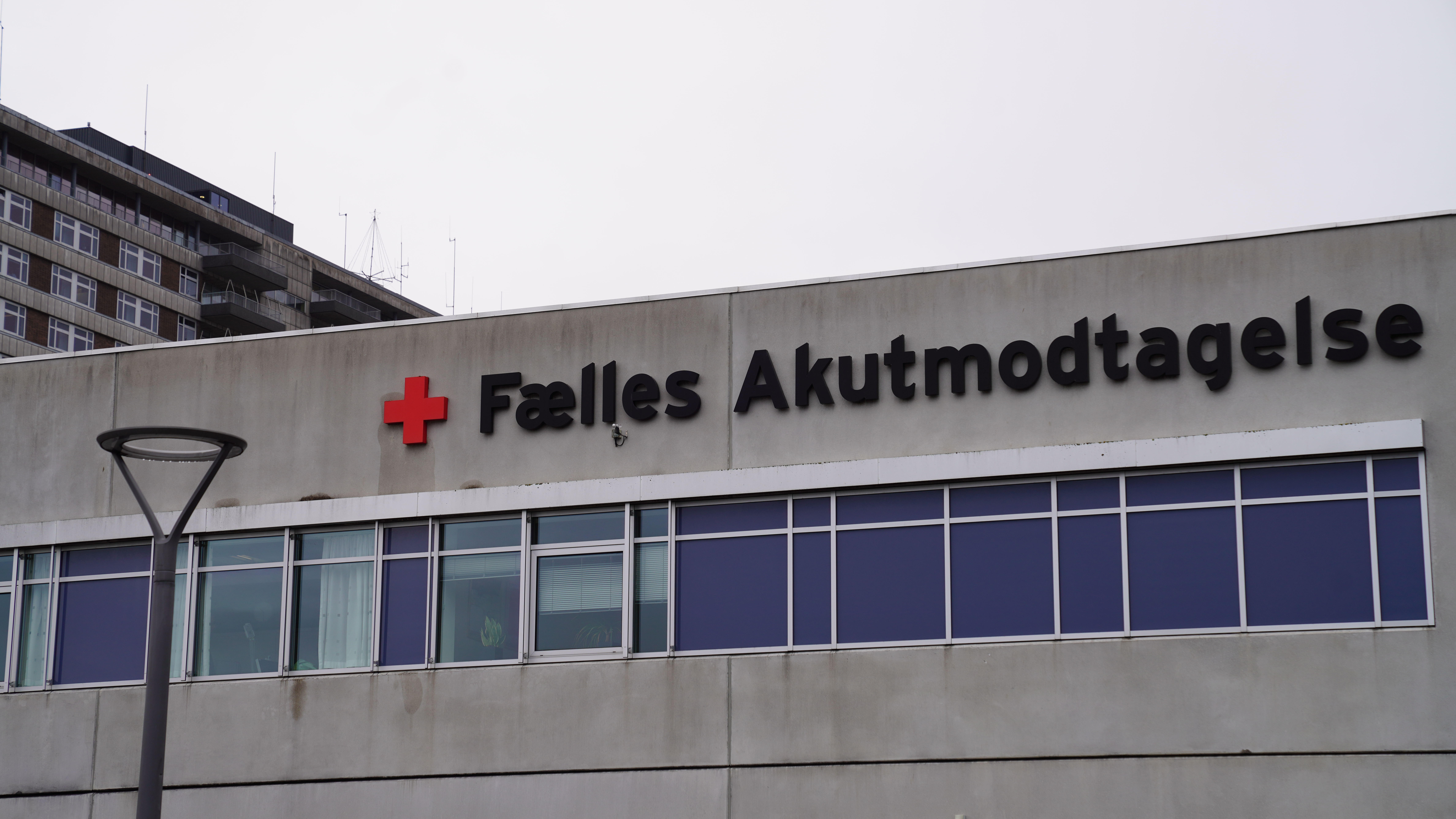 Flere kørt på sygehuset efter grimt uheld på E20