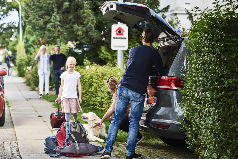 Få dine naboer til at snyde tyven, mens du er på ferie