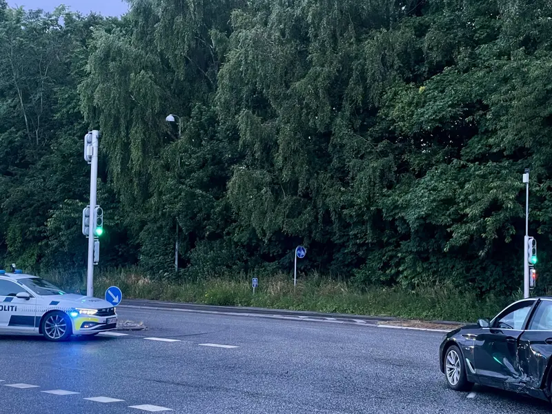 Bilulykke i krydset mellem Holstensvej og Strandvejen