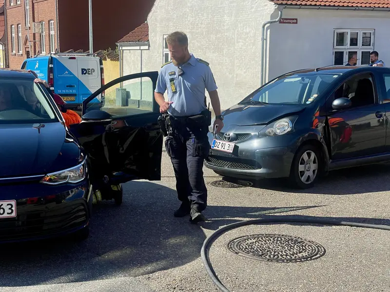 Voldsomt brag ved færdselsuheld i Fredericia centrum
