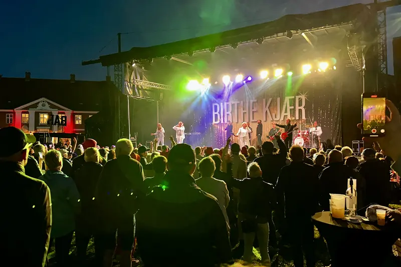 Hindsgavl Live festivalen åbner med bragende folkefest – klar til endnu en magisk aften
