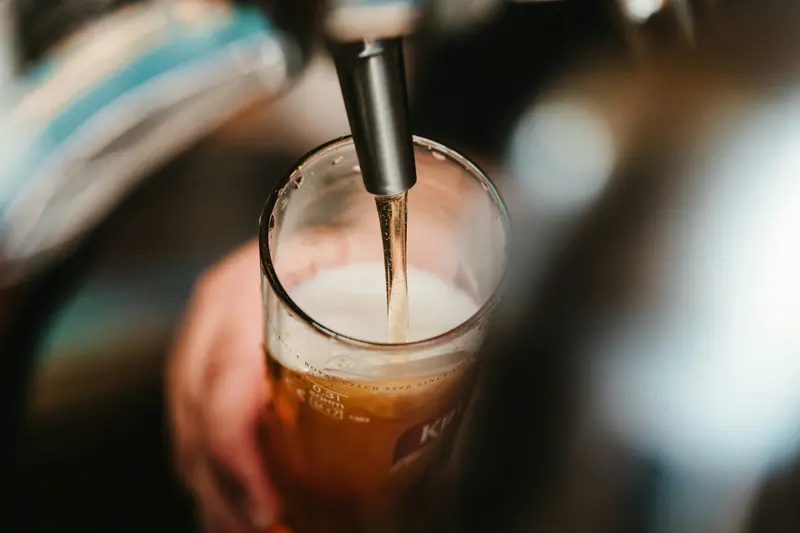 Ny rapport: Halvdelen af unge har sagt nej til et socialt arrangement grundet alkohol