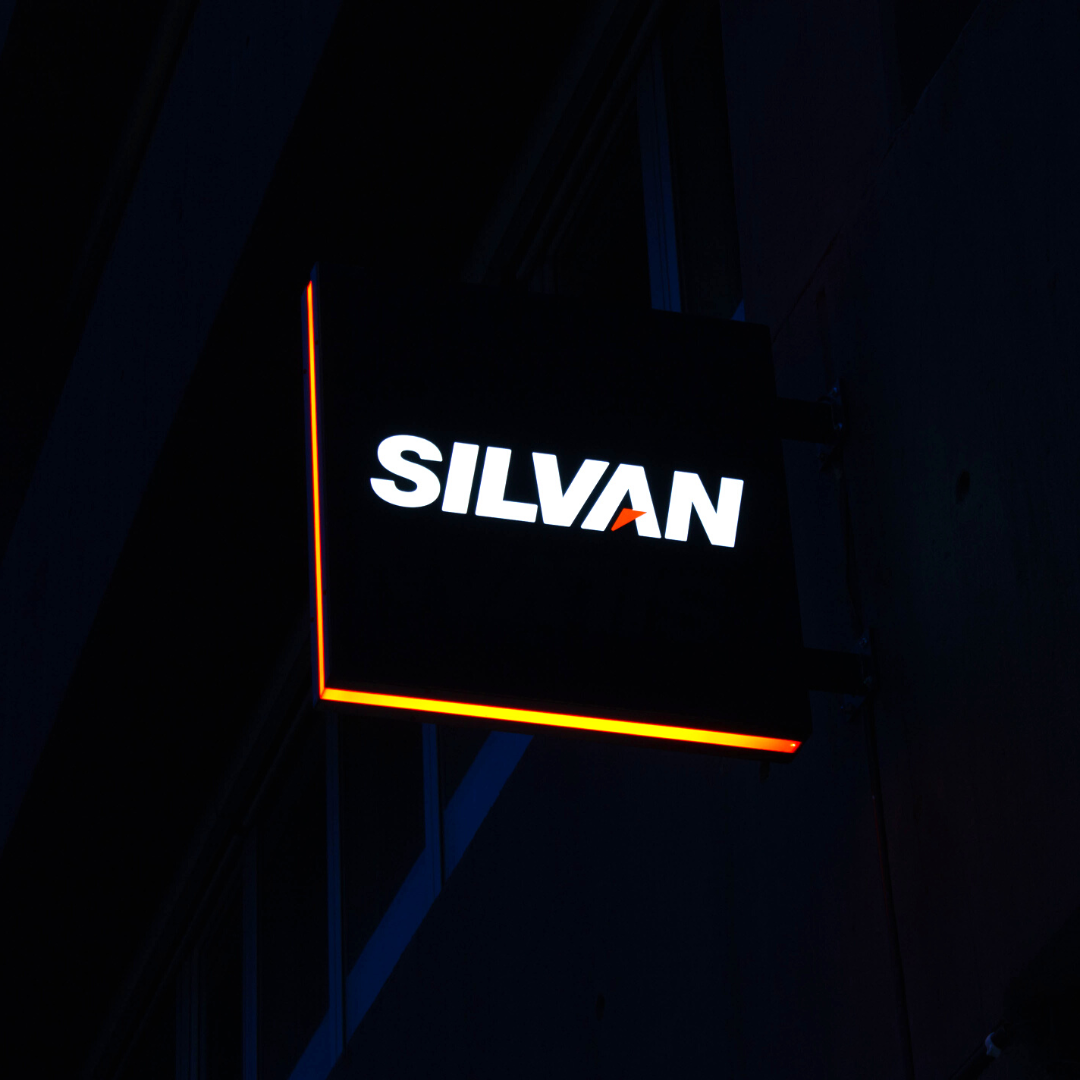 Silvan politianmeldes for ulovlige gebyrer på betalingskort