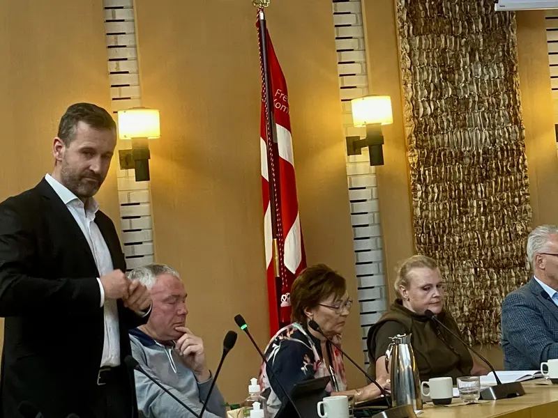 Stor glæde over budget i fyldt byrådssal