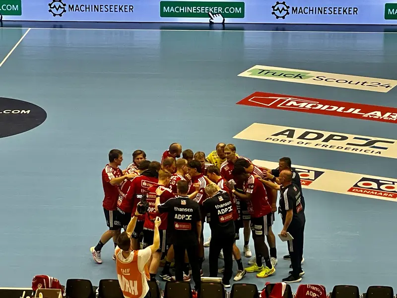 Fejl i anden halvleg kostede FHK point