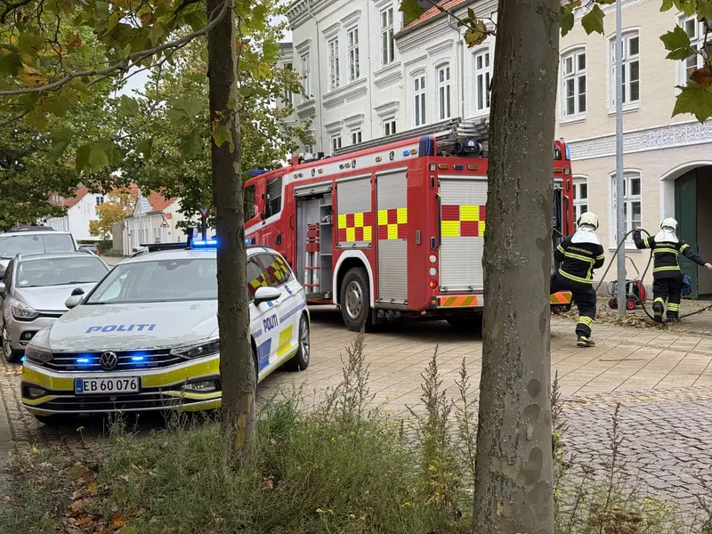 Brand under kontrol i Vendersgade: Beboere evakueret og afhørt
