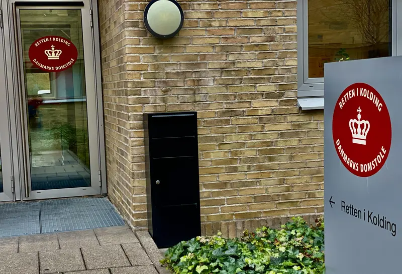 Kvinde sigtet for ulovlig kniv ved sikkerhedstjek på retten