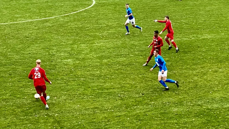 Middelfart-træner roser bredden