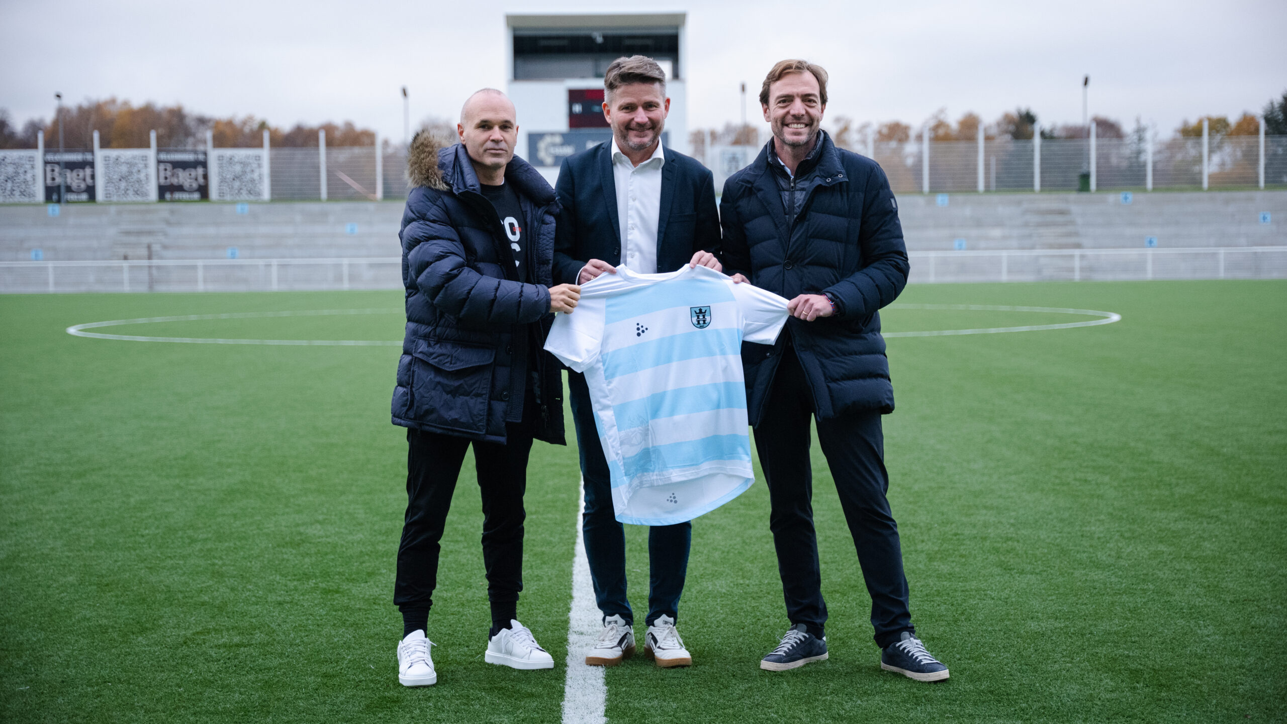 Iniesta går ind i dansk fodboldklub