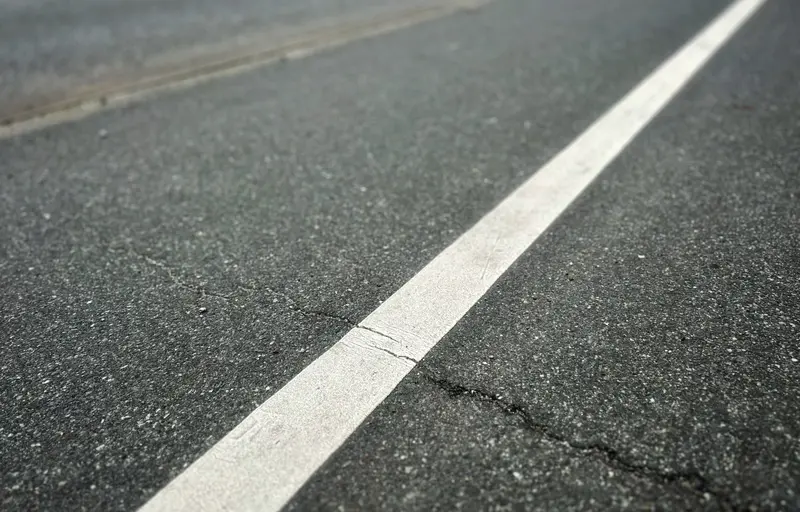Færdselsuheld på Sanddal Engvej kunne være gået langt værre: Ung cyklist væltede ind i bil