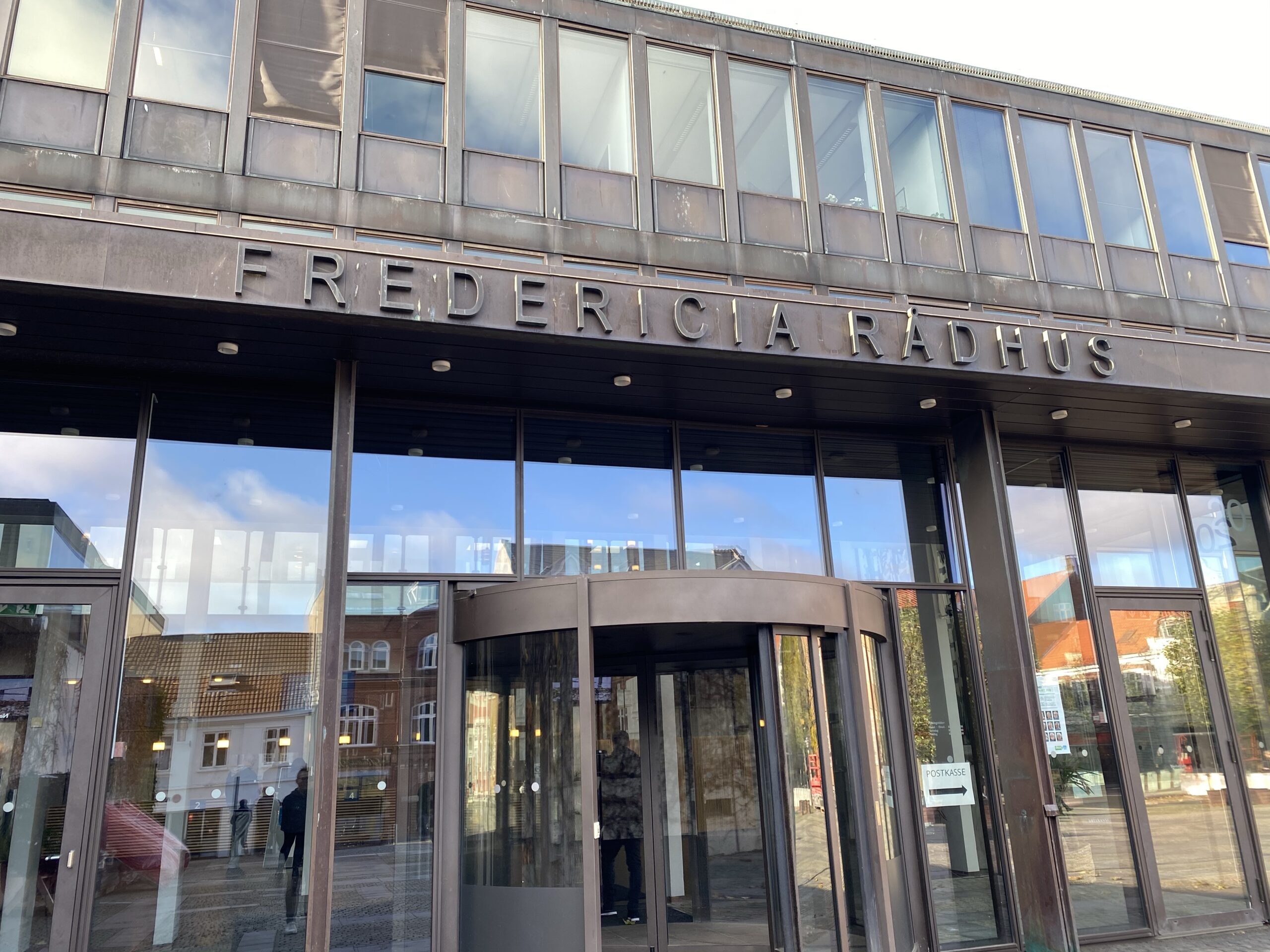 Budgettet var i orden før valget. Nu skal politikerne skære hundredvis af millioner væk