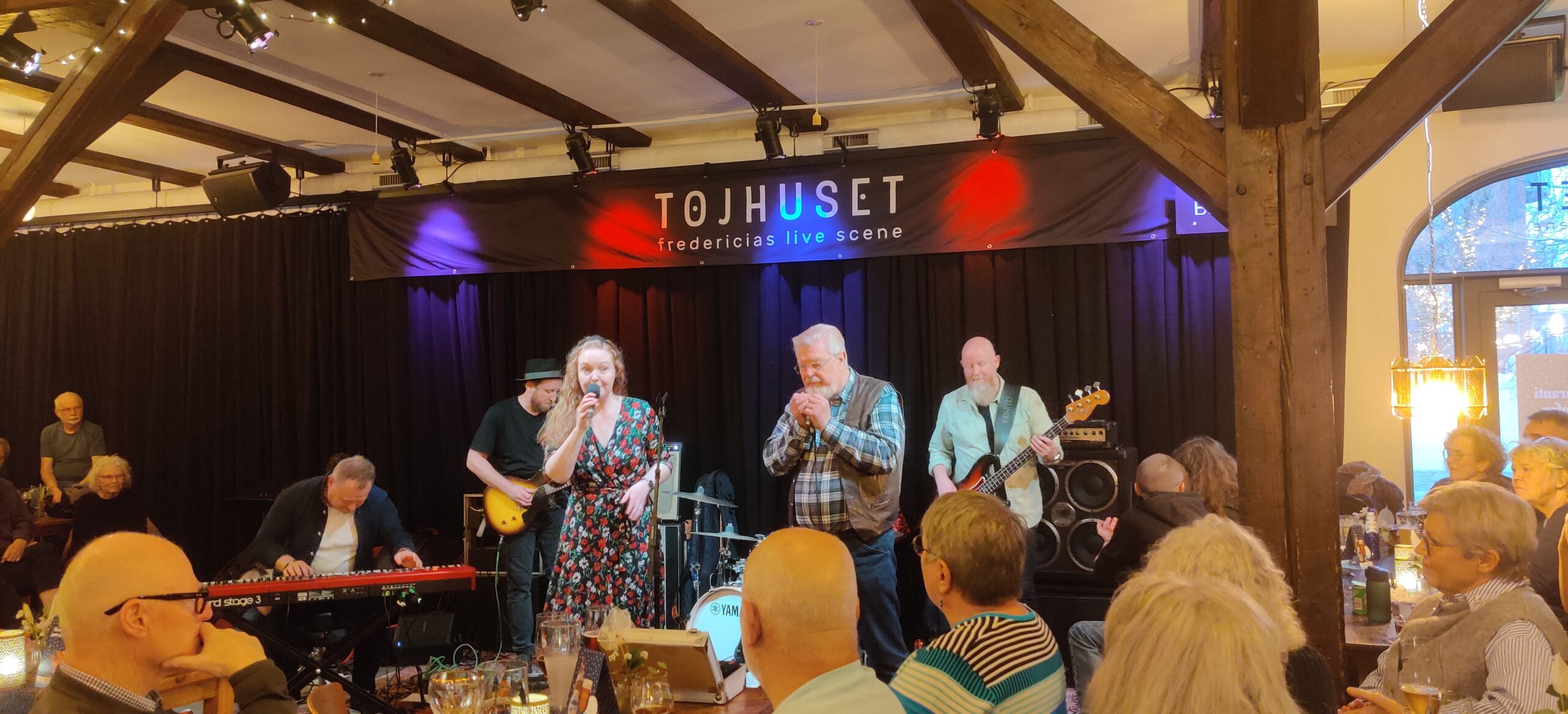 En grå eftermiddag malet med the blues og et storslået Hallelujah som prikken over i’et