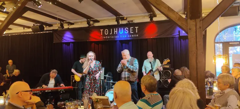 En grå eftermiddag malet med the blues og et storslået Hallelujah som prikken over i’et