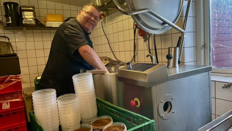 Femogtyve år bag flaget i gården på Nørrebrogade