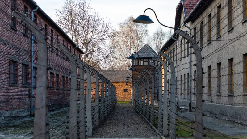 Statsministeren deltager i markeringen af 80-året for befrielsen af Auschwitz