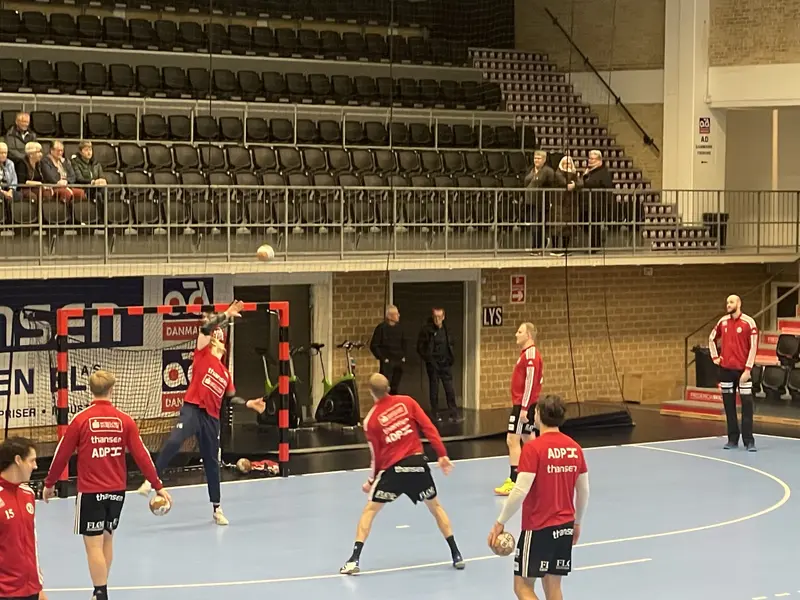 Live: FHK møder BSH i testkamp