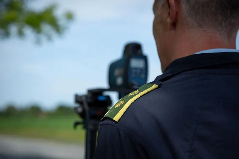 Politi fangede vanvidsbilist under træning i lasermåling