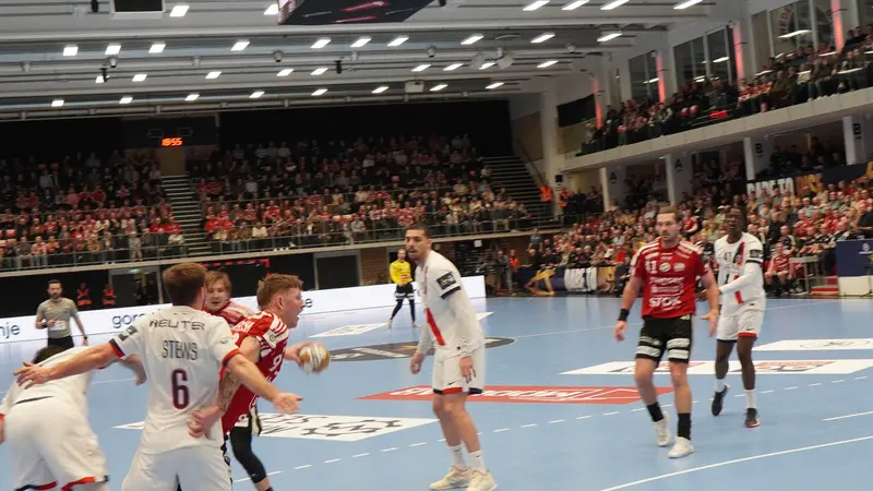 FHK skal vise klasse i svær udekamp