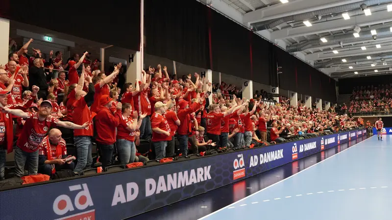 Arenaudvidelse er på trapperne bag lukkede døre