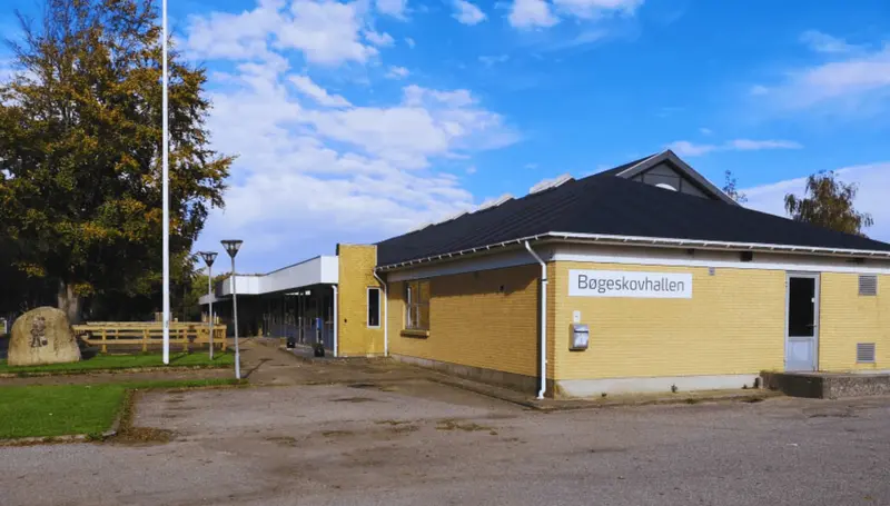 Bredstrup-Pjedsted Hallen og Bøgeskovhallen får støtte til nødvendige forbedringer