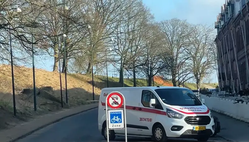 Følg kørerlæreren gennem Nørre Voldgades nye trafikregler