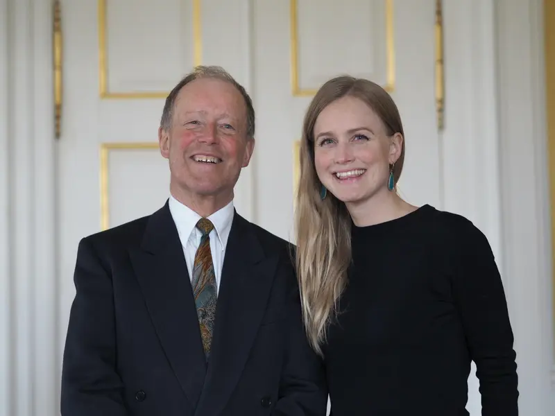 Far og datter i gæster Nr. Aaby Kirke