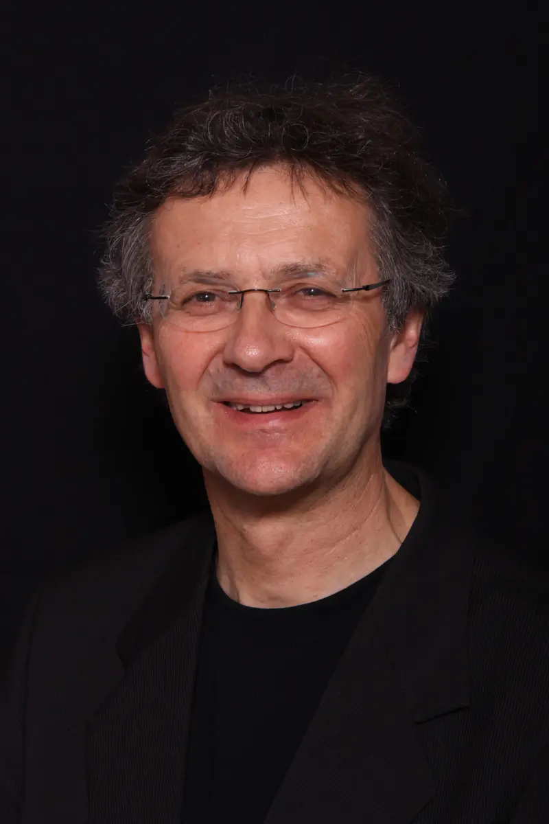 Erik Linow udstiller lyse landskaber og betagende mennesker i Fredericia Kunstforening