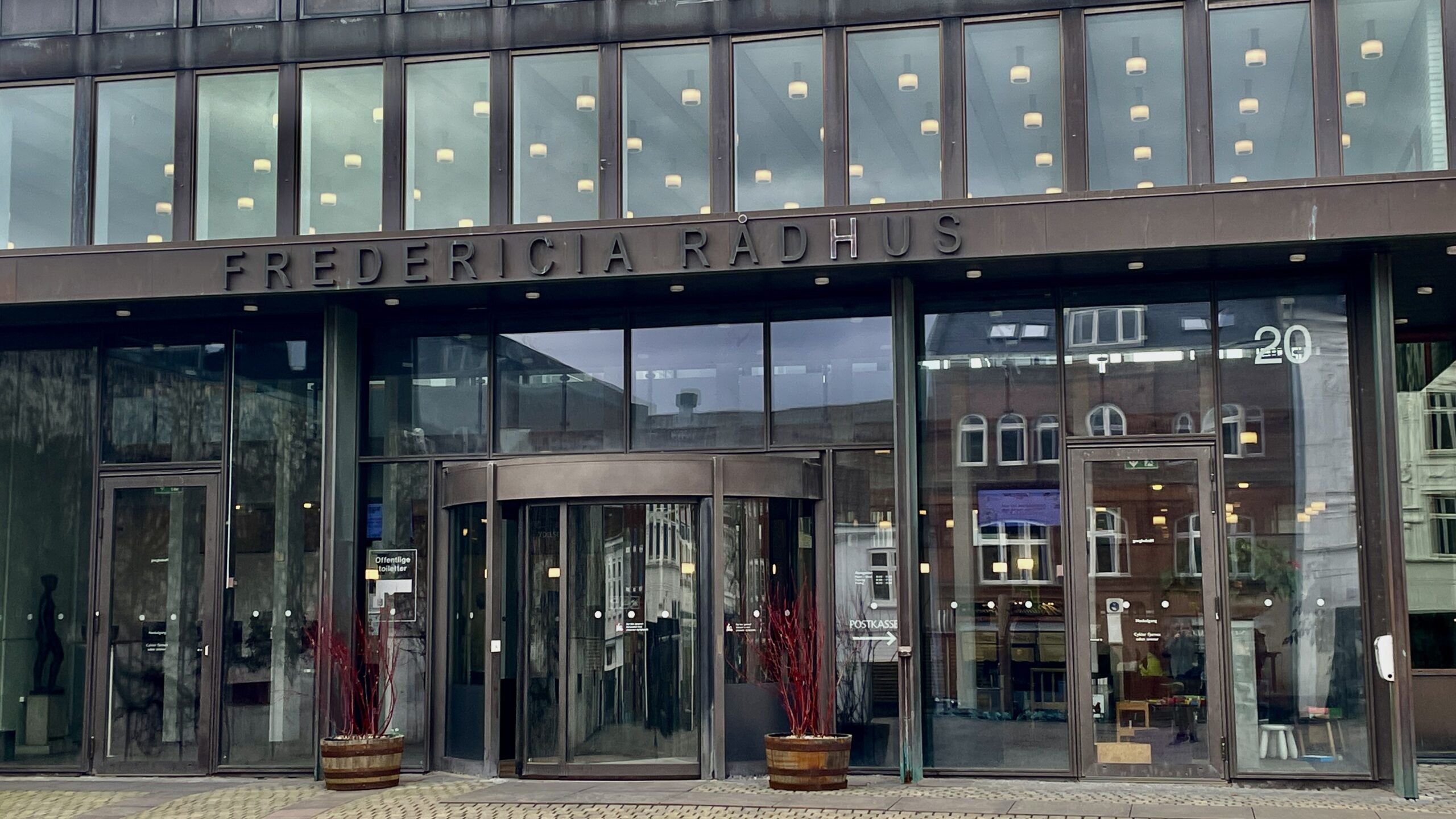 Skærpede miljøkrav presser økonomien og sender ny skole til debat på ekstraordinært møde